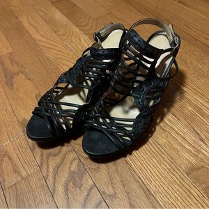 Naturalizer N5 Comfort 8.5W Black Strappy High Heel Shoes Sandals Wide Width